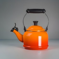 BNIB Le CREUSET Demi Kettle